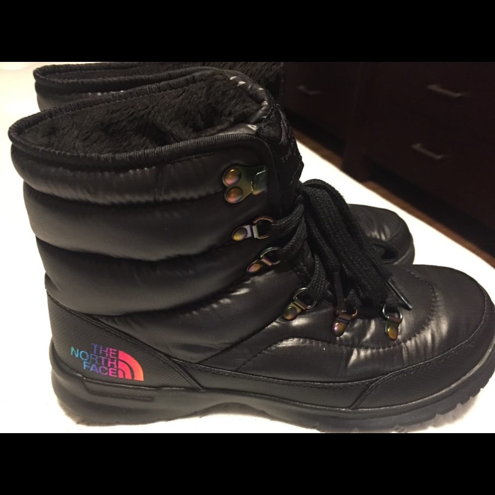 The North Face boots, size 8. NWOT $50